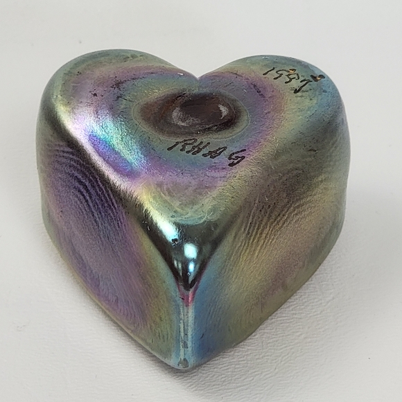Robert Held Art Glass Angel Iridescent Heart Paperweight - Picture 5 of 8